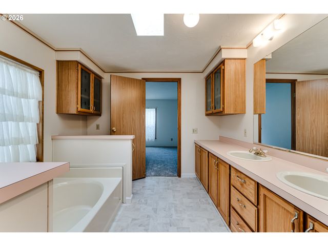 85653 BRADBURY Ln, Eugene, OR 97405