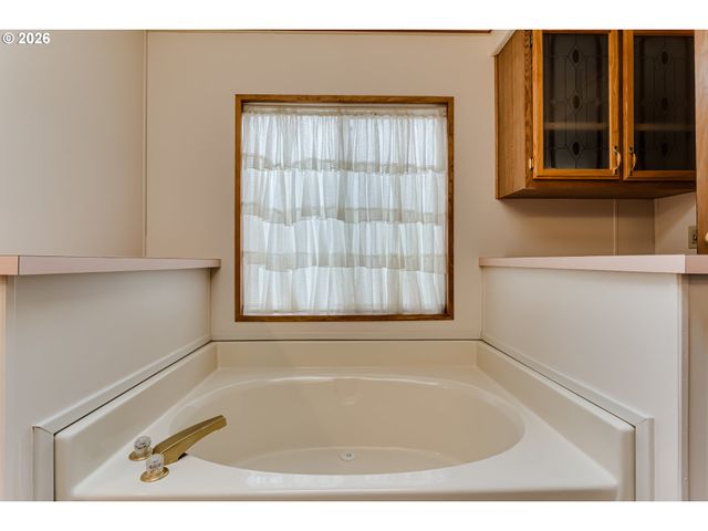 85653 BRADBURY Ln, Eugene, OR 97405