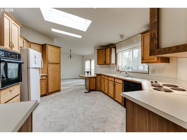 85653 BRADBURY Ln, Eugene, OR 97405