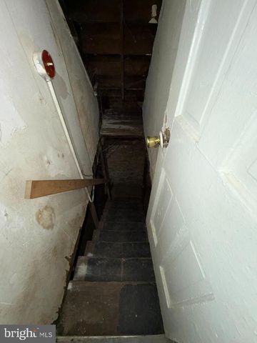 1942 MOSHER ST, Baltimore, MD 21217