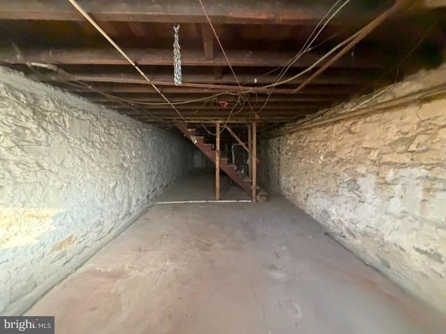 1942 MOSHER ST, Baltimore, MD 21217