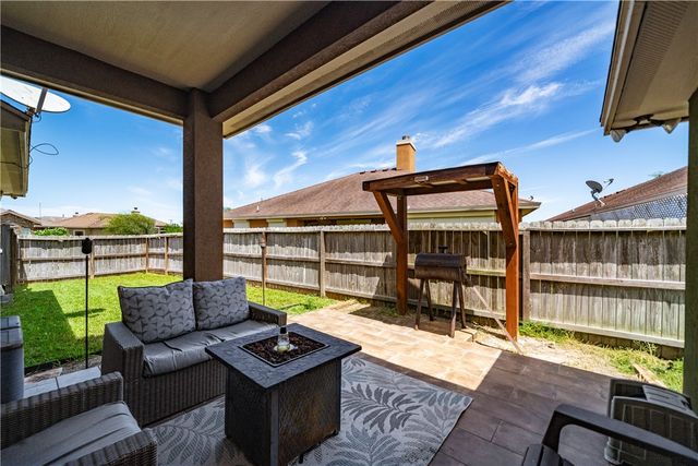 3930 Amadas Dr, Corpus Christi, TX 78414