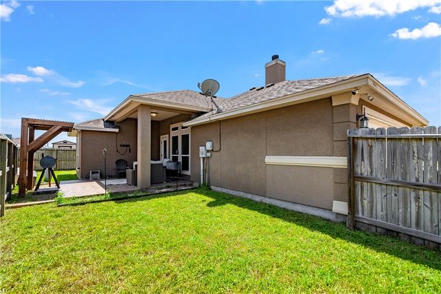 3930 Amadas Dr, Corpus Christi, TX 78414