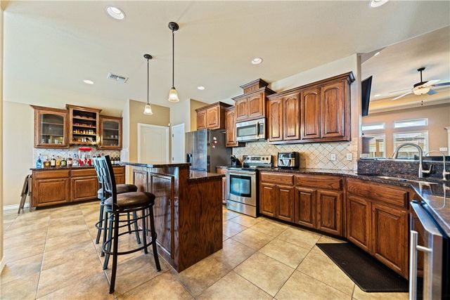 3930 Amadas Dr, Corpus Christi, TX 78414