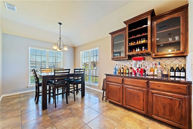 3930 Amadas Dr, Corpus Christi, TX 78414