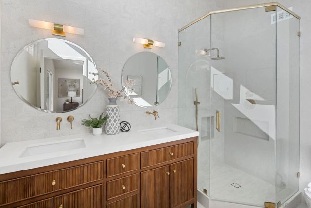 2561 Loring st, San Diego, CA 92109