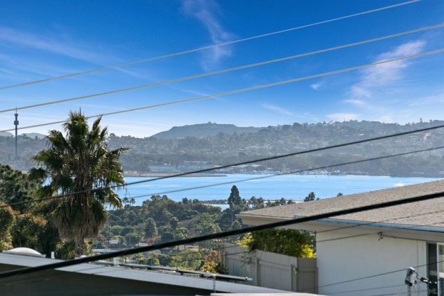 2561 Loring st, San Diego, CA 92109