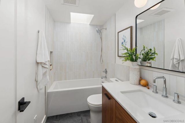 2561 Loring st, San Diego, CA 92109