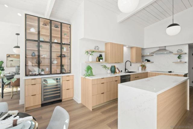 2561 Loring st, San Diego, CA 92109