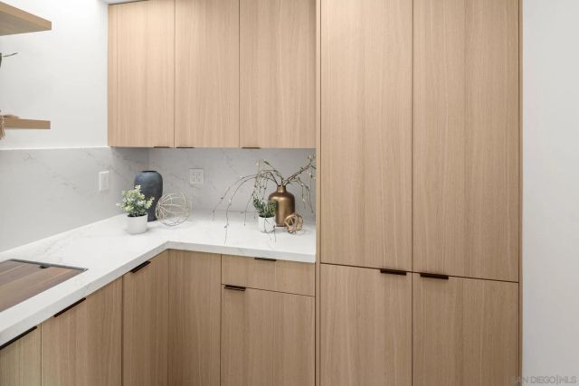 2561 Loring st, San Diego, CA 92109