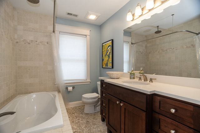 4519 N Sacramento Avenue, Chicago, IL 60625