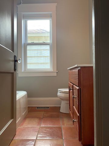 4519 N Sacramento Avenue, Chicago, IL 60625