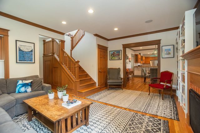 4519 N Sacramento Avenue, Chicago, IL 60625