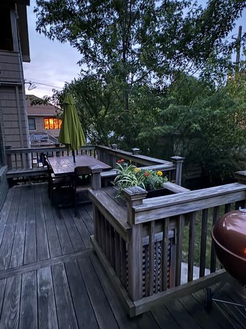 4519 N Sacramento Avenue, Chicago, IL 60625