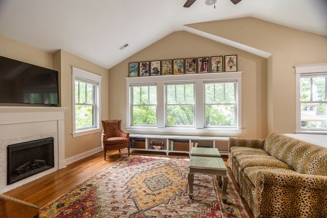 4519 N Sacramento Avenue, Chicago, IL 60625