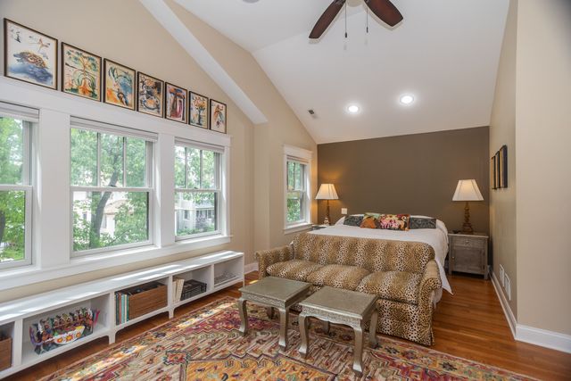 4519 N Sacramento Avenue, Chicago, IL 60625