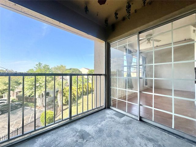 15340 SW 106th Ter 812, Miami, FL 33196