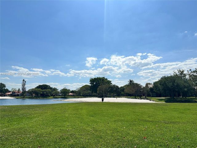 15340 SW 106th Ter 812, Miami, FL 33196
