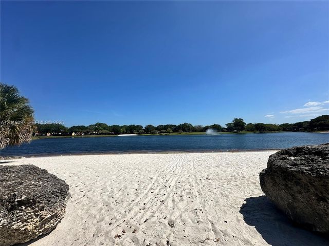 15340 SW 106th Ter 812, Miami, FL 33196