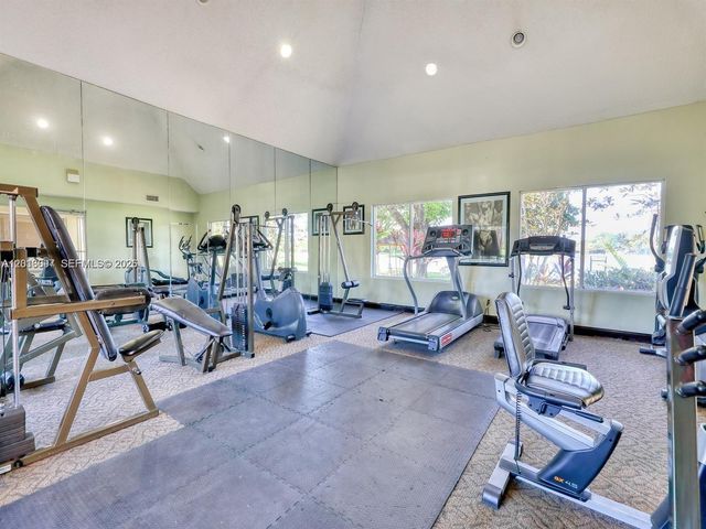 15340 SW 106th Ter 812, Miami, FL 33196