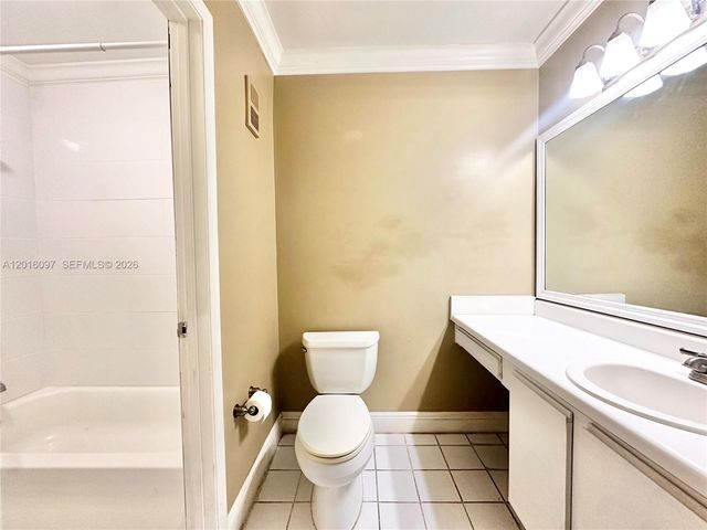 15340 SW 106th Ter 812, Miami, FL 33196