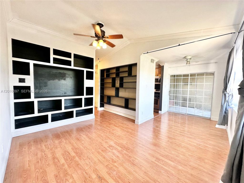 15340 SW 106th Ter 812, Miami, FL 33196