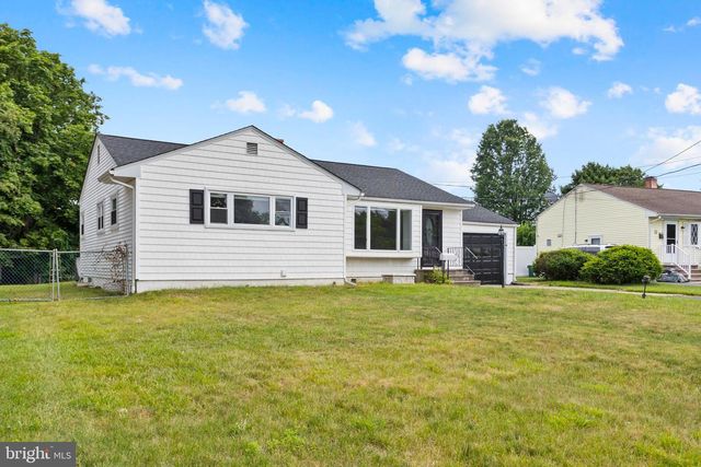 60 SHERBROOKE RD, Ewing, NJ 08638