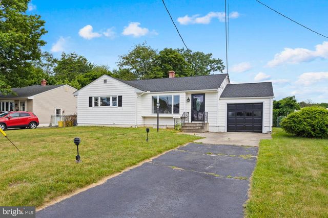 60 SHERBROOKE RD, Ewing, NJ 08638