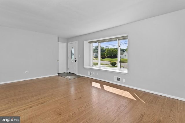 60 SHERBROOKE RD, Ewing, NJ 08638