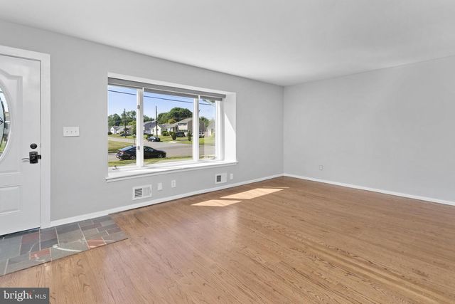 60 SHERBROOKE RD, Ewing, NJ 08638