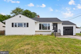 60 SHERBROOKE RD, Ewing, NJ 08638