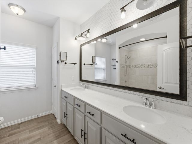 3061 Bella Lago Drive, Fort Worth, TX 76177