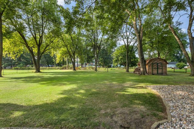 1917 E McKinley Avenue, Mishawaka, IN 46545