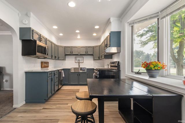 1917 E McKinley Avenue, Mishawaka, IN 46545