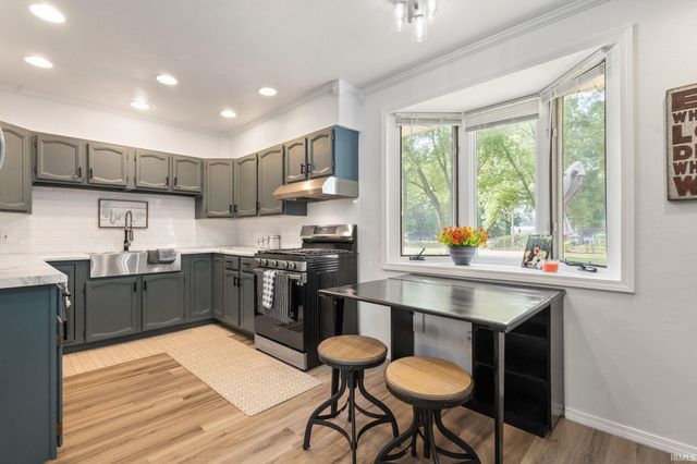 1917 E McKinley Avenue, Mishawaka, IN 46545