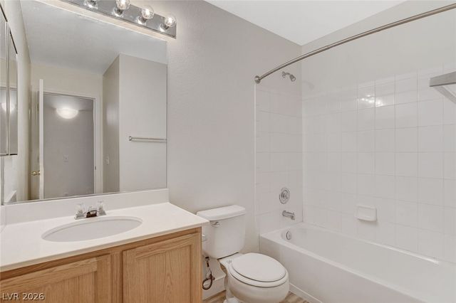 2052 Quarry Ridge Street 201, Las Vegas, NV 89117