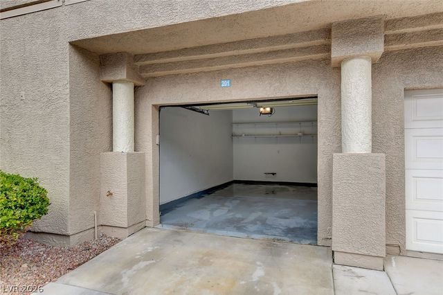 2052 Quarry Ridge Street 201, Las Vegas, NV 89117