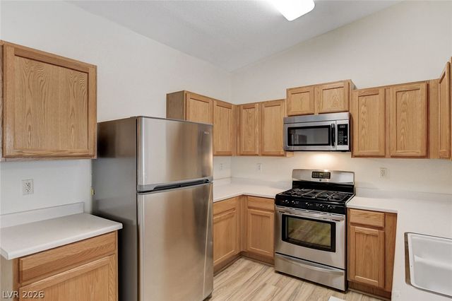 2052 Quarry Ridge Street 201, Las Vegas, NV 89117