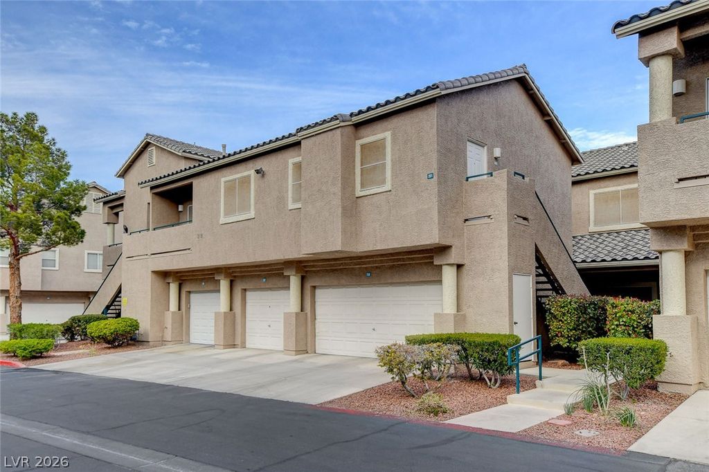 2052 Quarry Ridge Street 201, Las Vegas, NV 89117