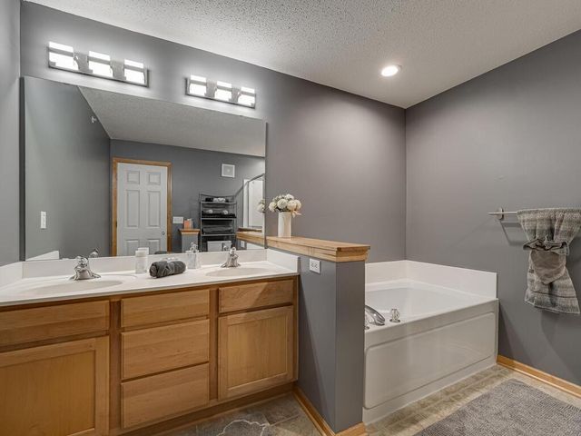 5970 W 16th Street 712, Saint Louis Park, MN 55416