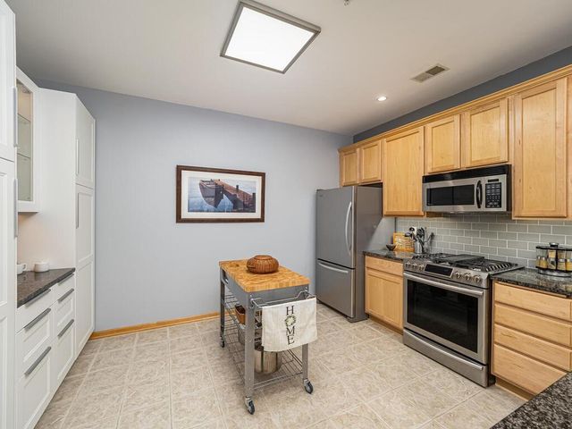 5970 W 16th Street 712, Saint Louis Park, MN 55416