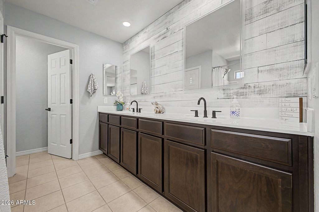 8231 E INVERNESS Avenue, Mesa, AZ 85209 — photo 5