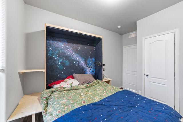 19 S ENTRADA CIR, Moab, UT 84532