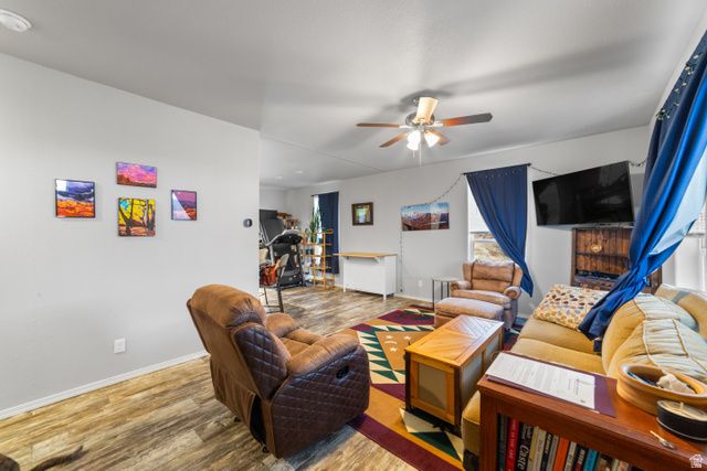 19 S ENTRADA CIR, Moab, UT 84532