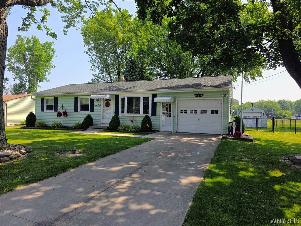 7225 Norman Road, Wheatfield, NY 14120