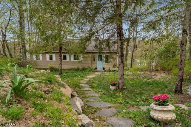 351 E Lakeshore Dr, Vernon Twp., NJ 07422