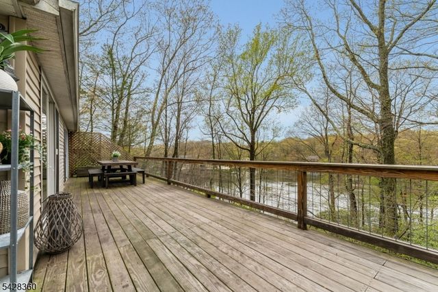 351 E Lakeshore Dr, Vernon Twp., NJ 07422