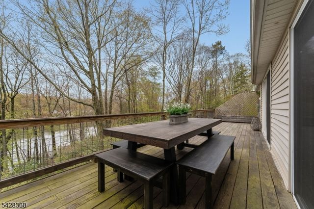 351 E Lakeshore Dr, Vernon Twp., NJ 07422