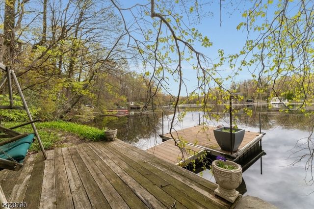 351 E Lakeshore Dr, Vernon Twp., NJ 07422