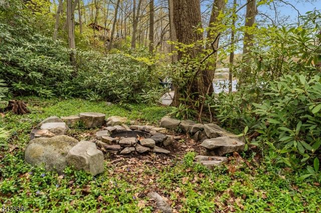 351 E Lakeshore Dr, Vernon Twp., NJ 07422